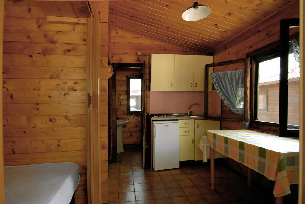 Villaggio Camping Uria Foce Varano Eksteriør billede